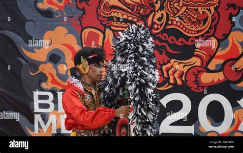 Jaranan dance, a traditional dance from Java. Jaranan comes from jaran which means horse Stock ...