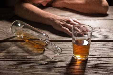 What is an alcoholic? How to treat alcoholism