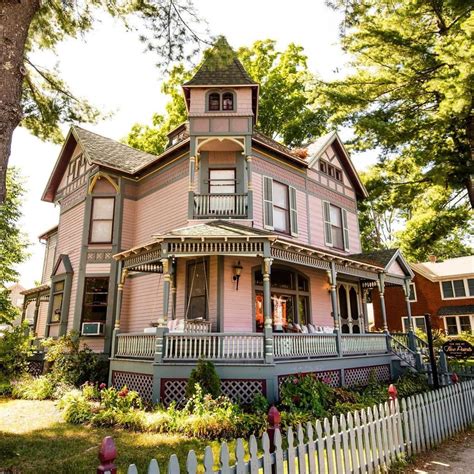 Saratoga Springs, New York, America : r/ArchitecturalRevival