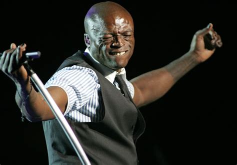 Seal performs - All Photos - UPI.com