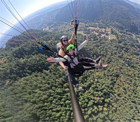 Paragliding From Poo Poo Point - Explore Washington State