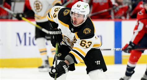 Bruins' Marchand expected to miss six months after hip surgery