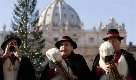 13 Classic Italian Christmas Traditions to Try in 2024 - PureWow