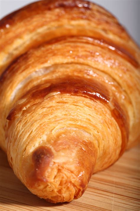 Classic French croissant recipe – Weekend Bakery | Croissant recipe, Crossant recipes, Homemade ...