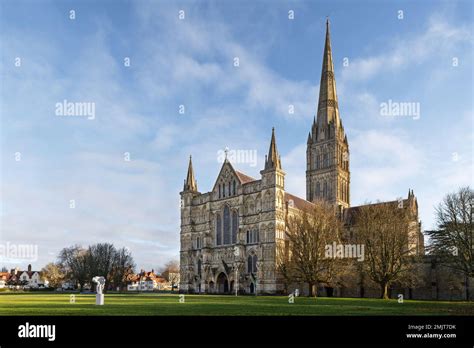 Glorious Salisbury Cathedral and Spire Stock Photo - Alamy