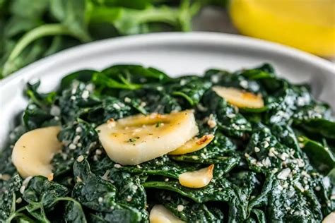 Our Delicious Garlic Butter Sauteed Spinach Recipe - Ncyclopaedia