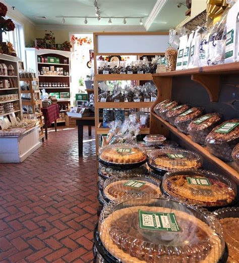 What’s your fav holiday pie? 🥧 | Holiday pies, Bake shop, Baking