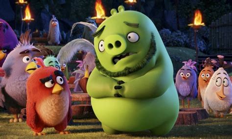 Cerdos y pájaros unen fuerzas en el nuevo tráiler de Angry Birds 2