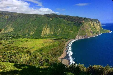 Waipio Valley and Waterfalls Tour