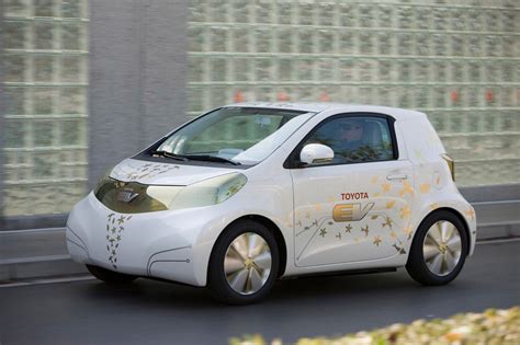 Toyota prepares all-electric iQ