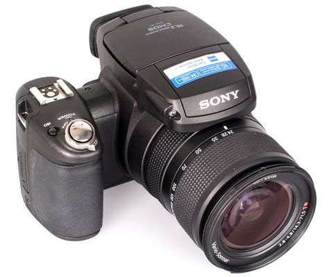 Sony Cyber-shot DSC-R1 Images