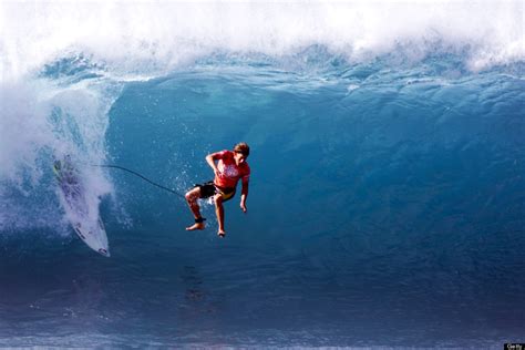 17 Photos Of The Most Gorgeous Surfing Fails | HuffPost Sports