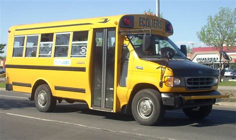 File:'00-'02 Ford E-350 School Bus.JPG - Wikimedia Commons