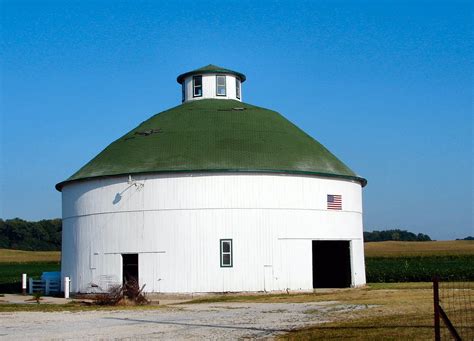 Jackson County Barn | One of the few white round barns left … | Flickr