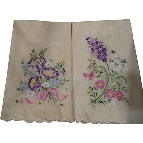 Floral Embroidered Towels | Crewel embroidery patterns, Vintage embroidery transfers, Rose ...