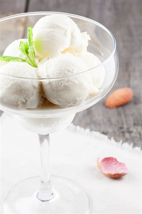 Lychee ice cream - ohmydish.com