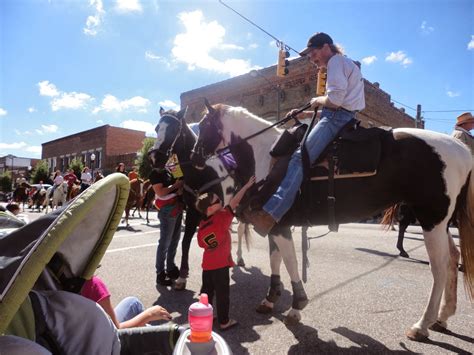 Driggers Diggs: Mule Day Parade