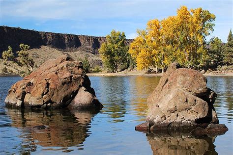 Lake Billy Chinook Boating & Fishing Information