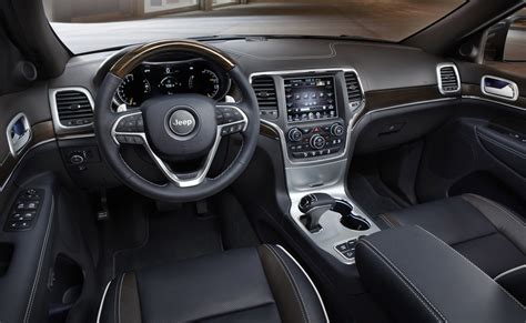 Cars Journal: 2014 Jeep Grand Cherokee Interior