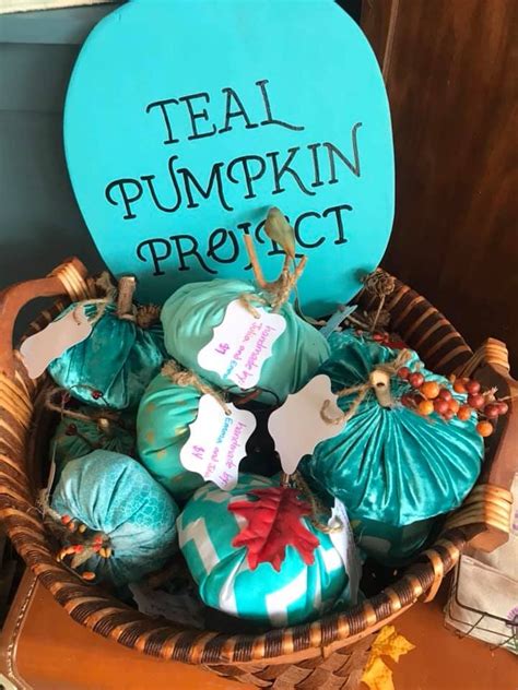 Teal Pumpkin Project, Food Allergies, No food Trick or Treat, Teal Decor