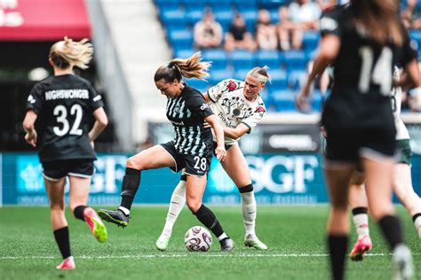 National Women’s Soccer League on Twitter: "Stengoooaaaal her in debut 🤩 https://t.co/AjSi4JqUvP ...