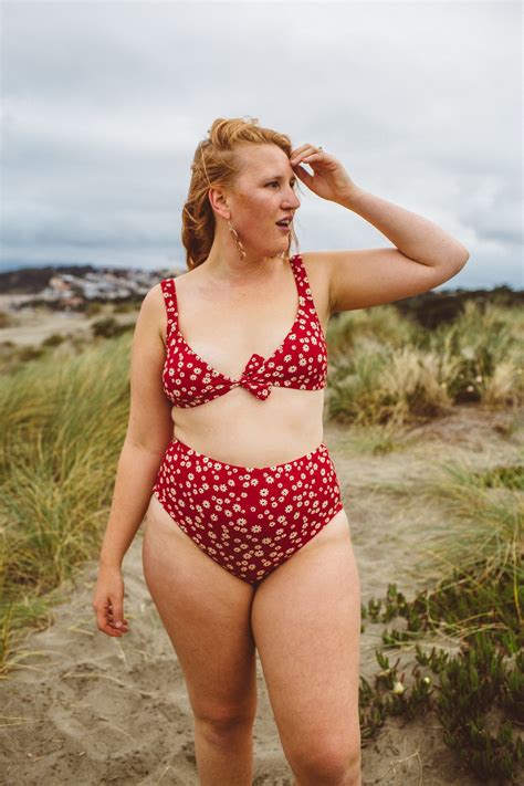 71+ Swimsuits For Curvy Women That'll Make You Feel Confident AF