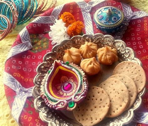 Here's what goes into a traditional sargi thali for Karva Chauth ...