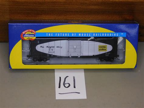 At Auction: 50' SINGLE DOOR BOXCAR CENTRAL OF GEORGIA #1570 (ATHEARN READY TO ROLL) HO SCALE NIB