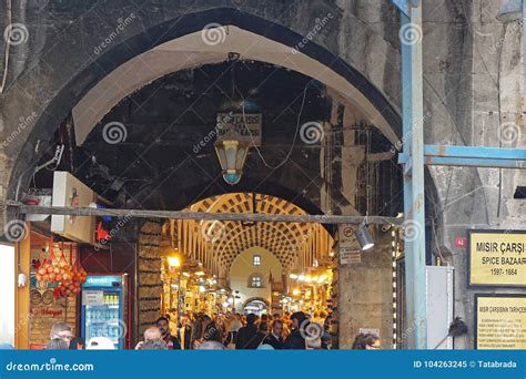 Spice market Istanbul editorial image. Image of city - 104263245