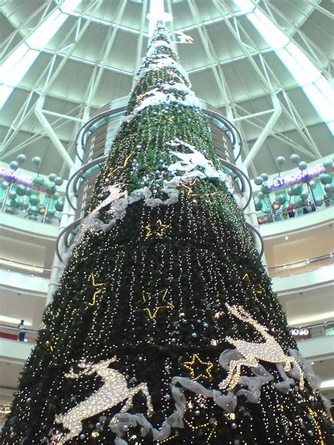 Christmas tree | The tallest Christmas tree in Malaysia (200… | Flickr