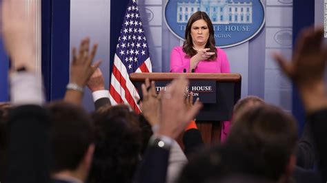 The bizarre way Sarah Sanders opened the press briefing - CNNPolitics