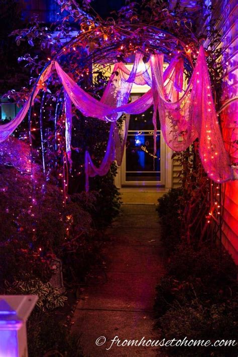 Halloween Outdoor Lighting Ideas: 25+ Spooky Ways To Light Your Yard | Outdoor halloween ...