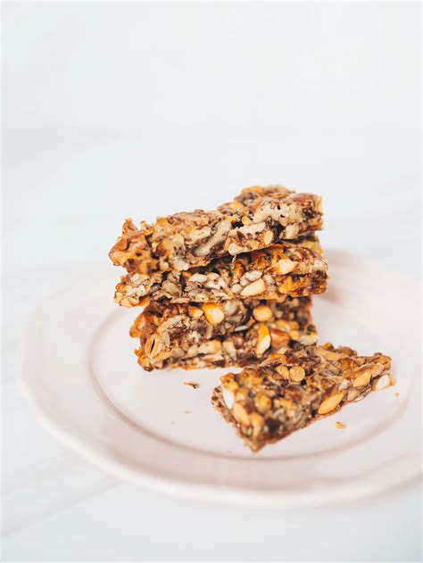 Low Carb Granola Bars - Chloe Ting Recipes