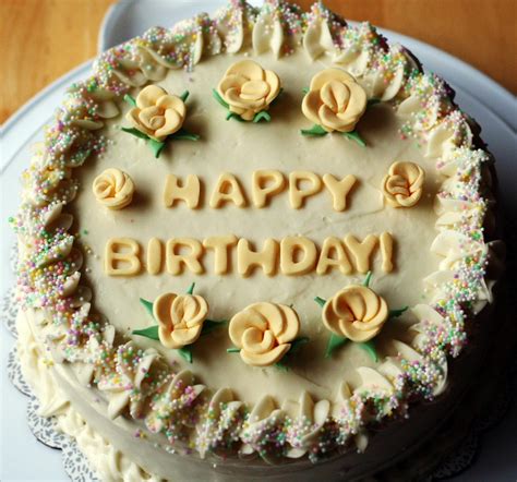 birthday cake | Mom's birthday cake. Hummingbird cake (banan… | Flickr