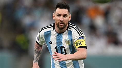 Batistuta backs Messi to beat Argentina World Cup goals record against ...