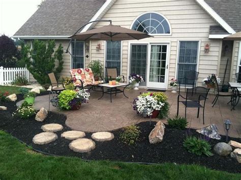 25+ Best Inspiration: Beautiful Landscaping Around Patio For Amazing Garden — Freshouz Home ...