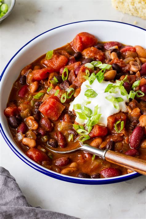 Easy Three Bean Chili Recipe - The Simple Veganista