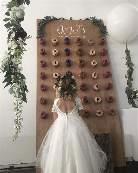 Donut Walls Is The Newest Wedding Trend That Will Win Over Your Guests ...