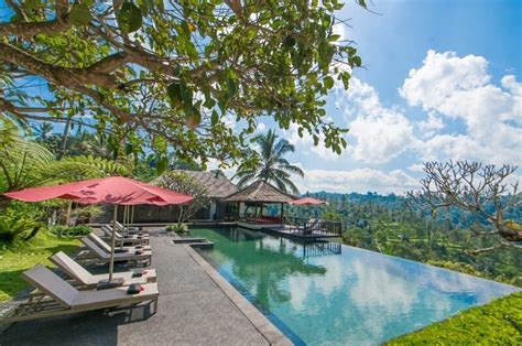 Awan Biru Villa | 5 bedrooms | Sleeps 10 | Pool | Ubud, Bali