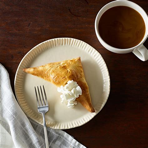 Two-Ingredient-Dough Apple Turnover | Recipes | WW USA