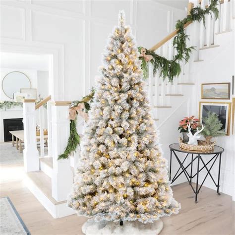 Pictures Of White Christmas Trees