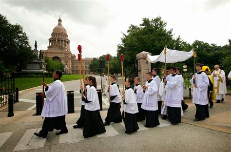 Reading Time: 3 minutesThe Corpus Christ procession is one of those ...