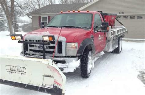 Residential Snow Plowing: Milwaukee: Waukesha, Ozaukee: WI