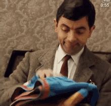 Cleaning Shower GIF - Cleaning Shower Mrbean - Discover & Share GIFs