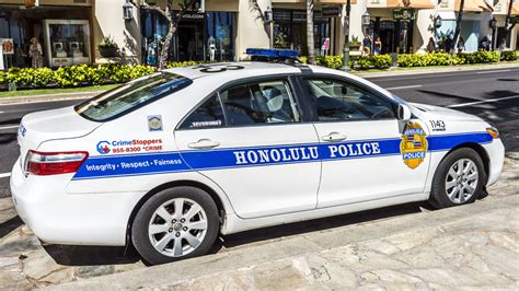 Honolulu police officer admits he forced homeless man to lick public ...