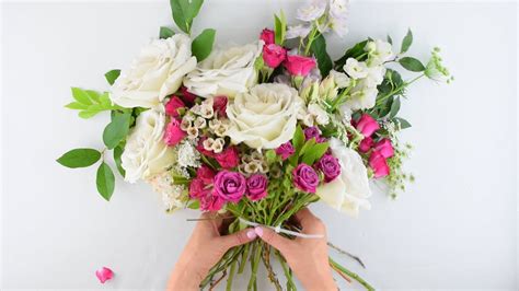 Mastering the “Organic” Bouquet | Weddingbee