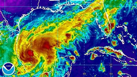 Hurricane Katia strengthening, moving toward Mexico coast