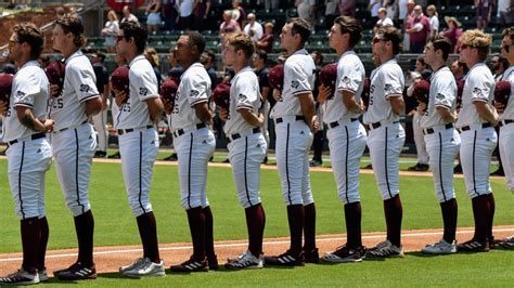 Photo Gallery: #5 Texas A&M 8, Oral Roberts 2 (NCAA Tournament ...