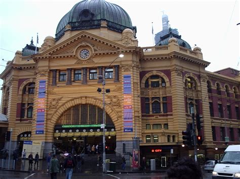 Melbourne Train Station – Davida Rappaport, Psychic/Clairvoyant