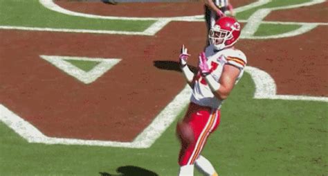 Travis Kelce Celebrates Touchdown With Ric Flair Dance